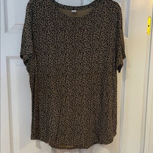 Old Navy Black and Tan Leopard Print Short Sleeve Top